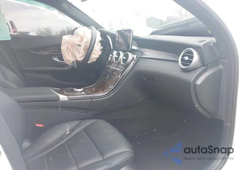 2018 Mercedes-Benz C 300 4Matic из США, поврежденный, VIN WDDWF4KB4JR396919